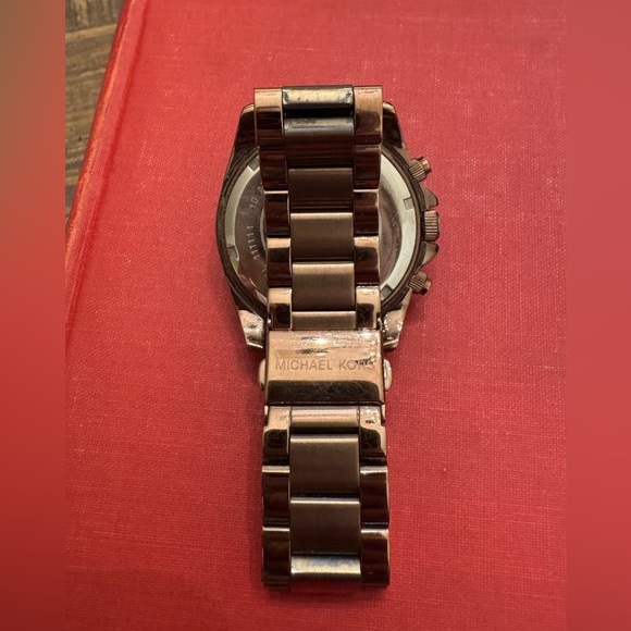 Michael Kors Women's MK5493 Brown Stainless Steel Watch- Needs New Battery - Picture 6 of 8
